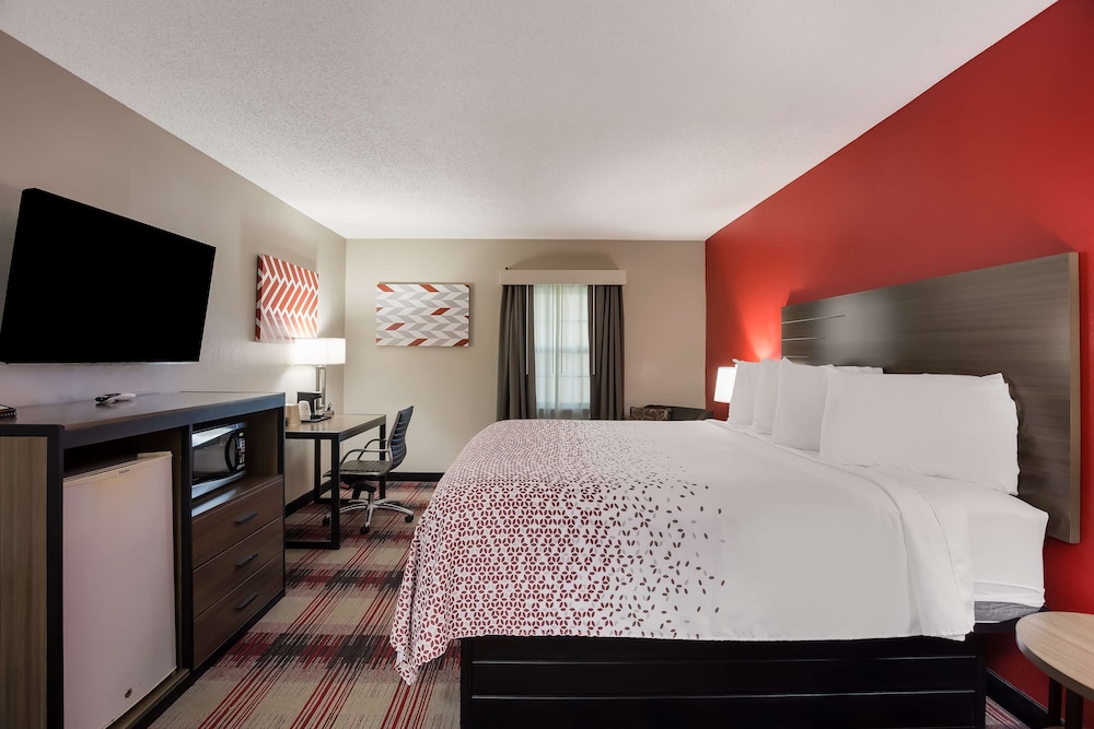 SureStay Hotel by Best Western Higginsville - photo 6