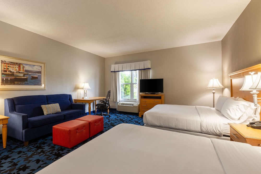 Hampton Inn & Suites Jacksonville Deerwood Park - photo 23