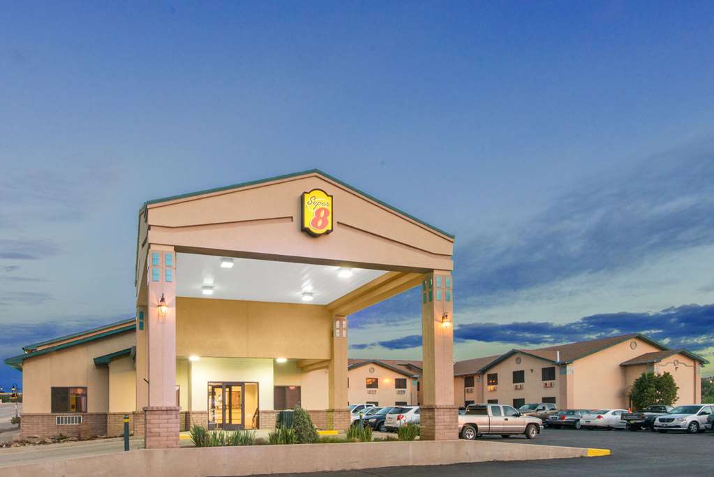 Super 8 by Wyndham Santa Rosa - photo 2