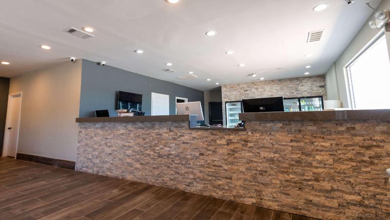 Magnuson Extended Stay and Suites Airport Hotel - photo 11