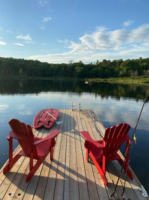 Four Season Waterfront Muskoka Retreat — hotel in Bracebridge