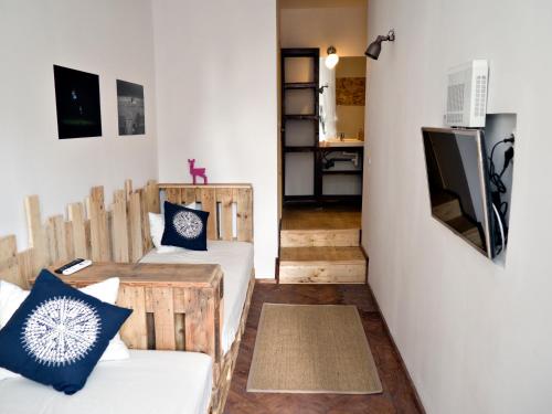 Victoria Poshtel Bucuresti — hotel in Bucharest
