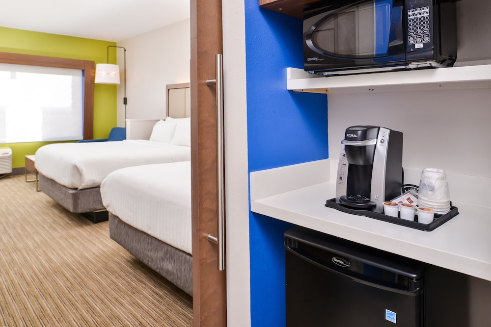 Holiday Inn Express & Suites Van Horn by IHG - photo 20