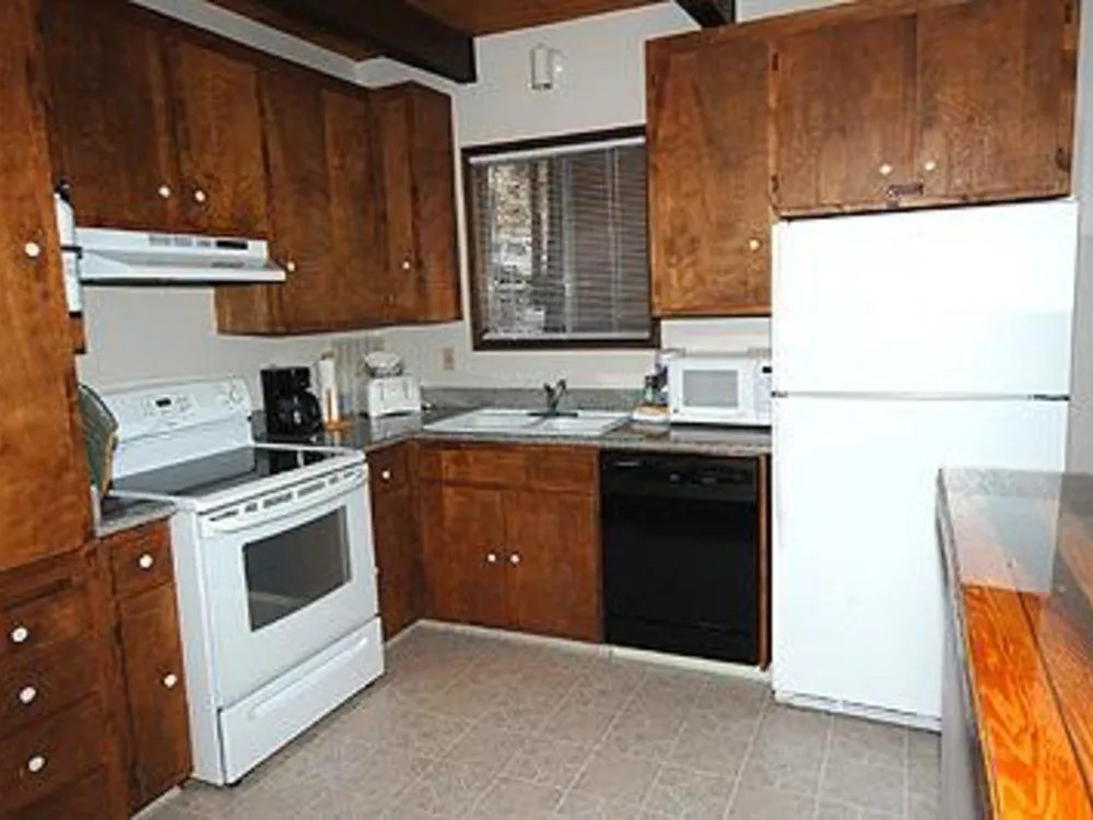1360 Knoll Lane - photo 9