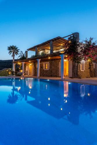 Villa Irini — 4-Star Luxury Hotel in Panormos, Greece