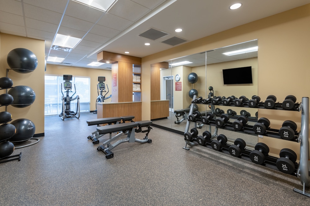 TownePlace Suites by Marriott Indianapolis Airport - photo 42