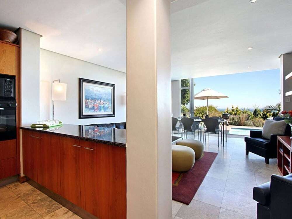 Panorama Apartment One Bedroom Apartment Sleeps 2 — 4-Star Luxury Hotel in Cape Town, South Africa