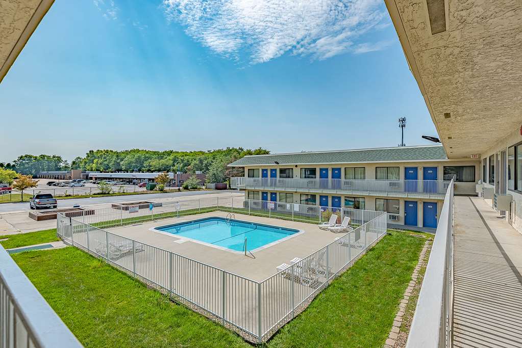Motel 6 Kansas City MO Airport - photo 16
