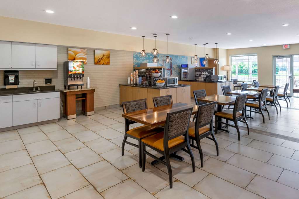 Comfort Suites Burlington - photo 34