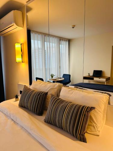 Special Sea View Aparthotel In Orbi City