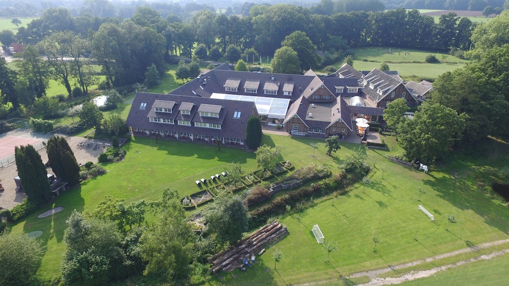 Landhuishotel & Restaurant De Bloemenbeek in Oldenzaal, Netherlands