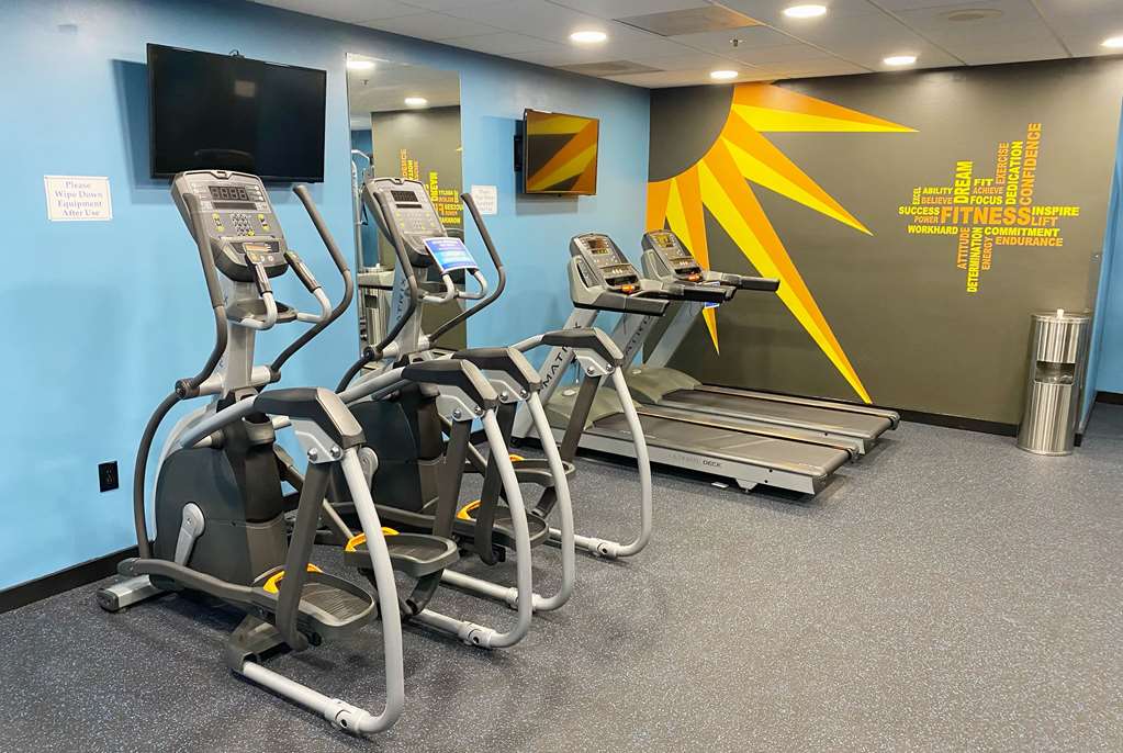 La Quinta Inn & Suites by Wyndham Clarksville - photo 6