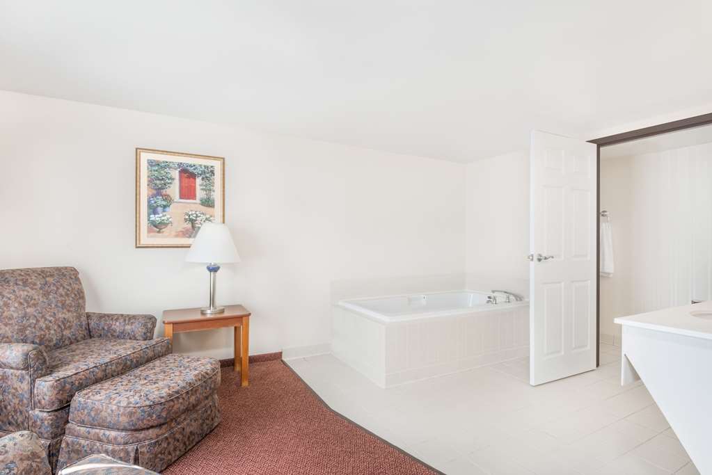 Wingate by Wyndham Lima Downtown - photo 13