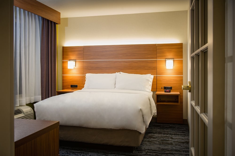 Holiday Inn Express Hotel & Suites Wausau an IHG Hotel - photo 3