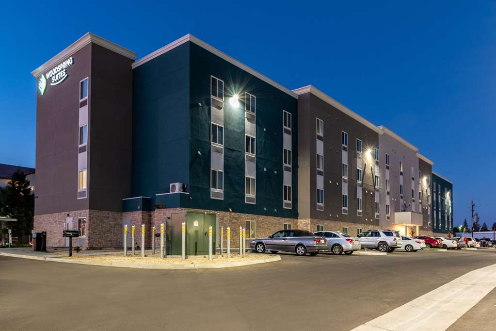 WoodSpring Suites Bakersfield East - photo 25