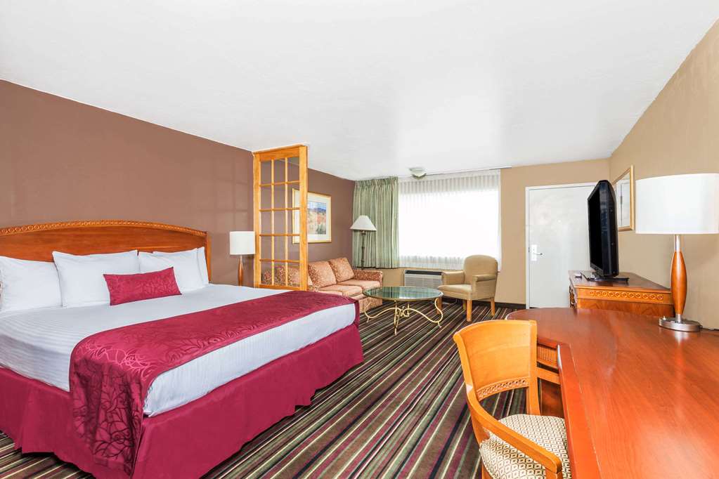 Days Inn & Suites by Wyndham Logan - photo 12