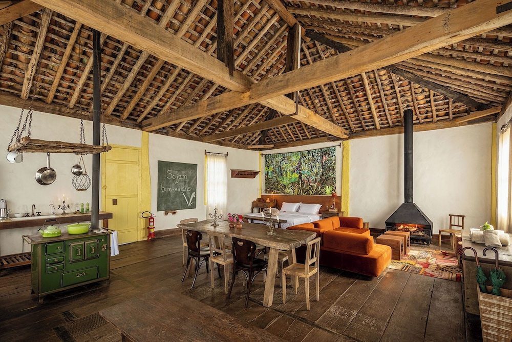 Remote - carbon neutral hotel in Lima Duarte