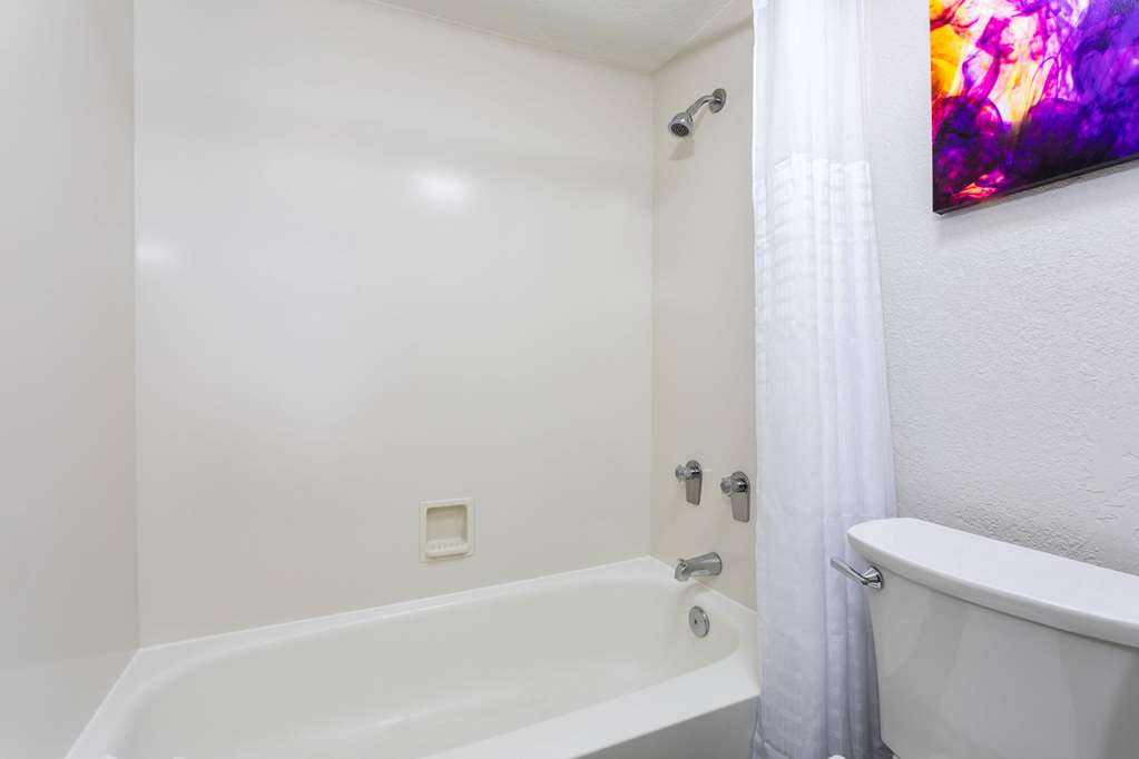 La Quinta Inn by Wyndham Pensacola - photo 28