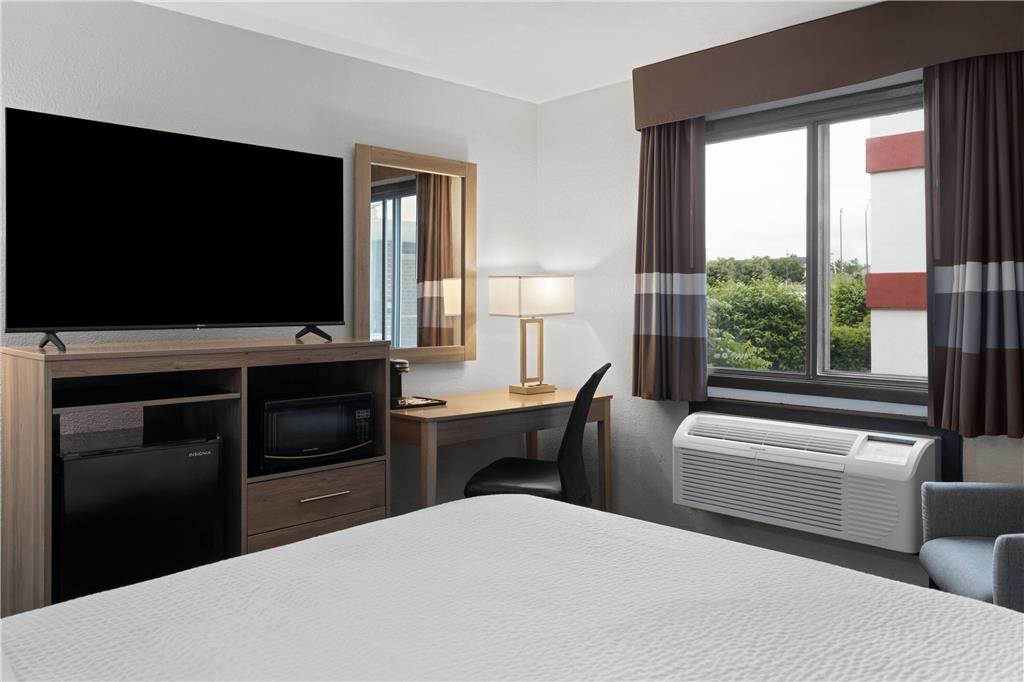 Ramada By Wyndham Cedar Rapids South — Cedar Rapids