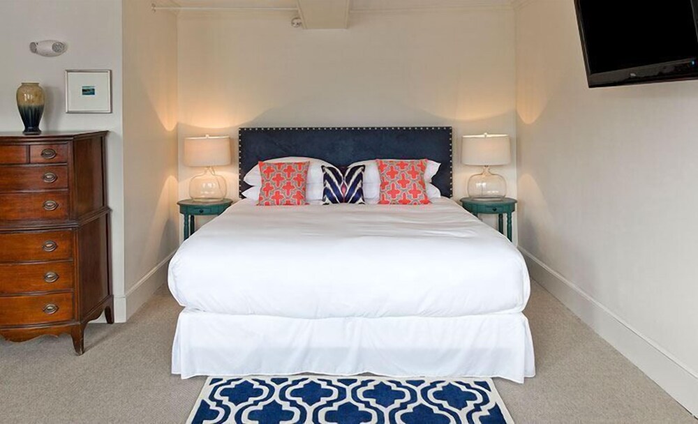 The Lindsey Hotel - photo 11