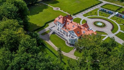 Pałac Łebunia - carbon neutral hotel in Cewice