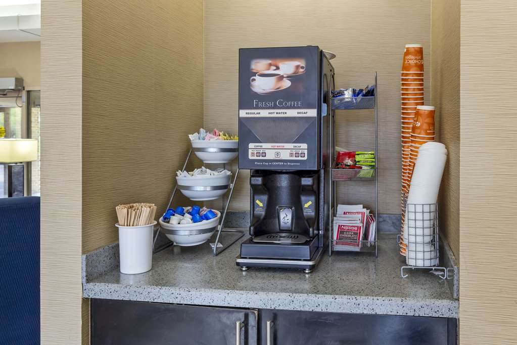 Comfort Suites Inn at Ridgewood Farm - photo 32