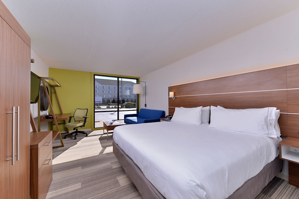 Holiday Inn Express Springfield an IHG Hotel - photo 2