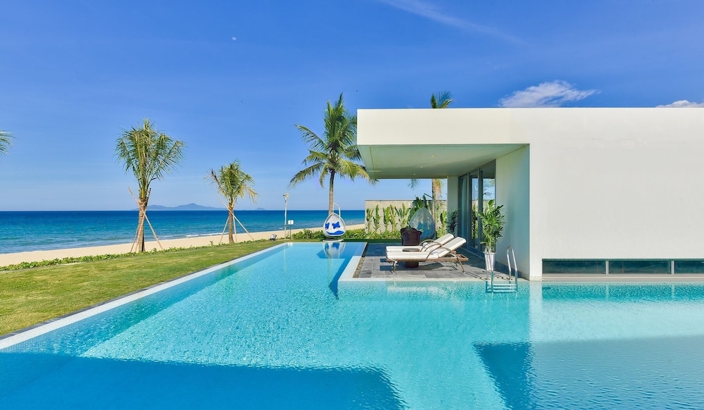 The Five Stars Villa — 4-Star Luxury Hotel in Da Nang, Vietnam