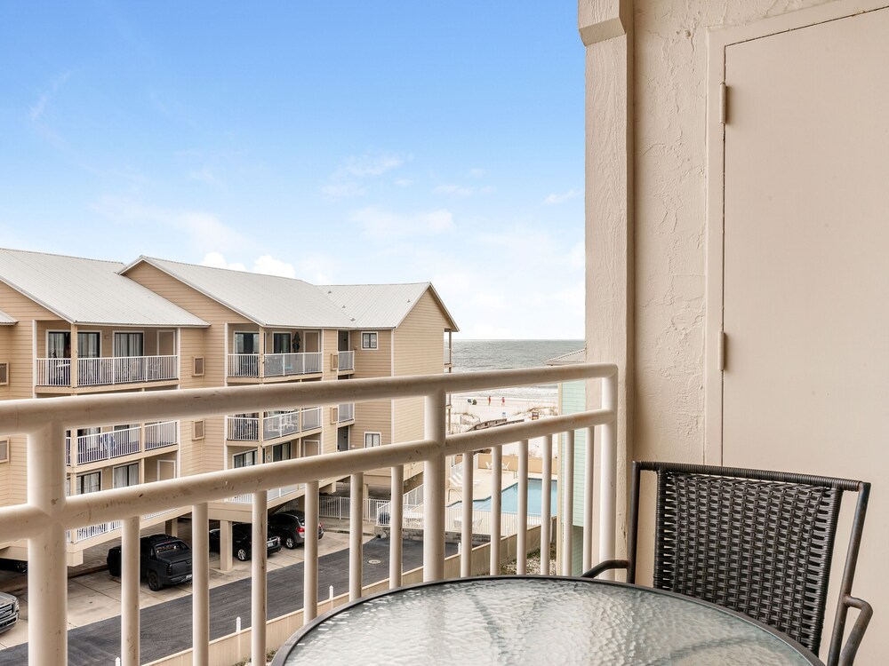 Sugar Beach 356 - carbon neutral hotel in Orange Beach