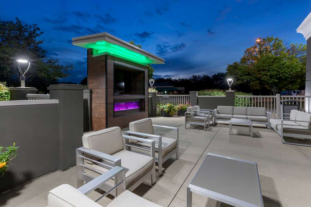 La Quinta Inn & Suites by Wyndham Des Moines West Clive - photo 89