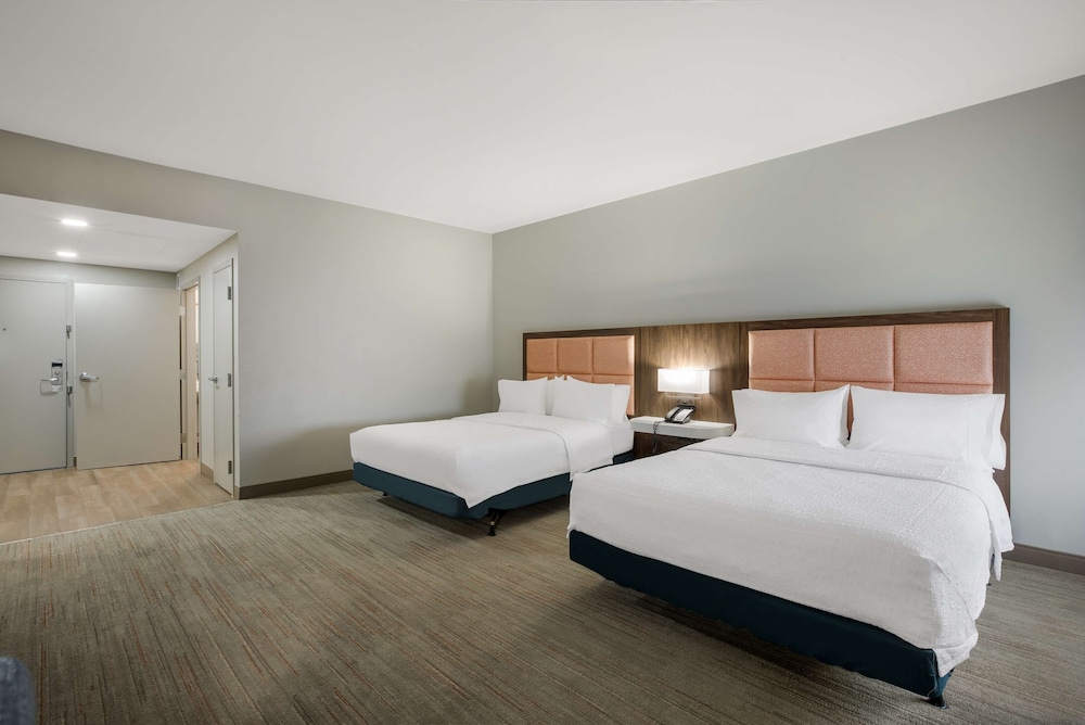 Hampton Inn Linden - photo 10