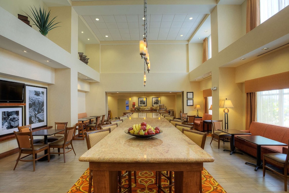 Hampton Inn & Suites McAllen - photo 4