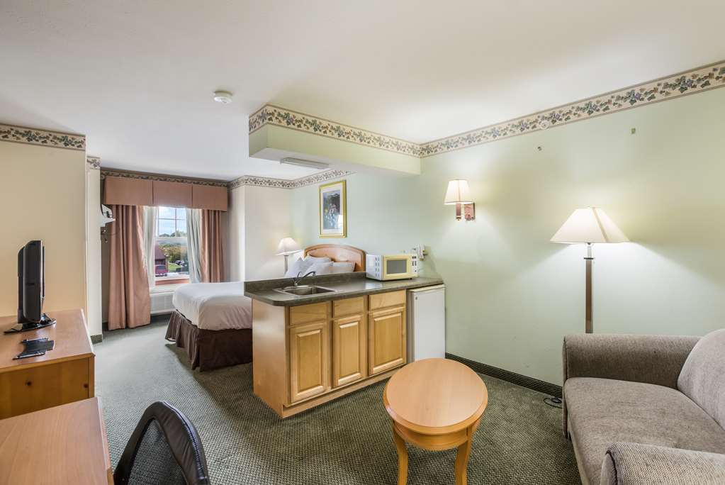 Americas Best Value Inn & Suites Three Rivers - photo 10