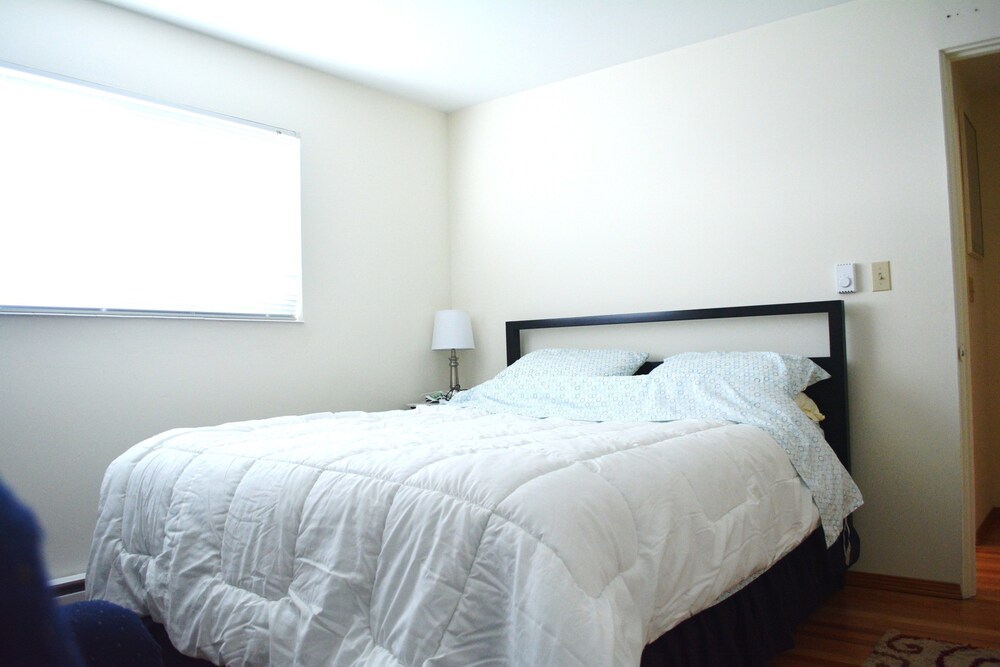 Sunny Westlake Suites by Metro - photo 18