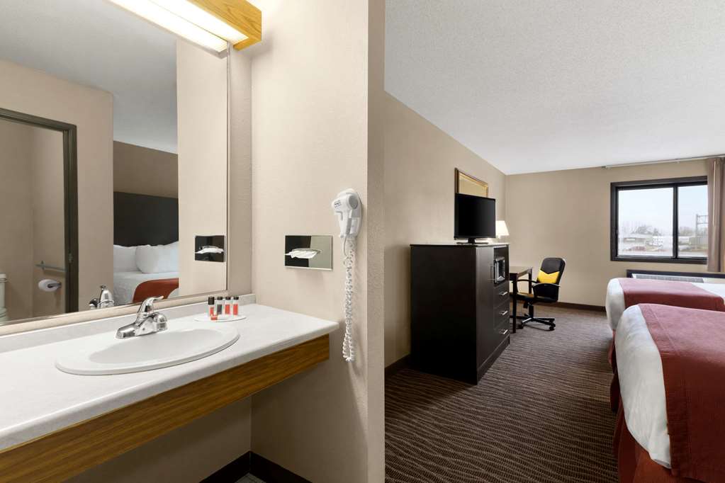 Baymont by Wyndham Sioux Falls West Sioux Near Airport - photo 17