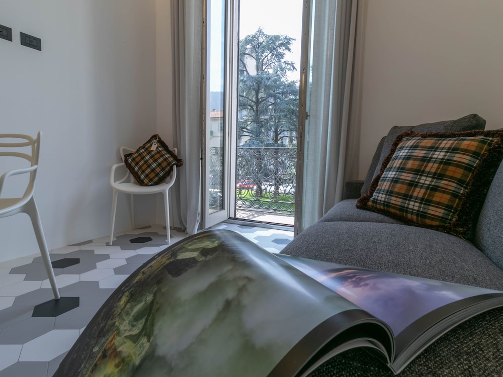Casa Posta in Como With 1 Bedrooms and 1 Bathrooms — 4-Star Luxury Hotel in Como, Italy