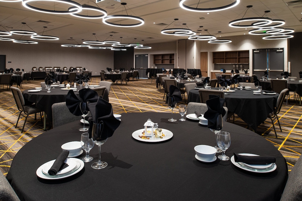 Holiday Inn & Suites Idaho Falls by IHG - photo 60
