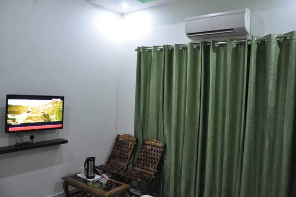 Hotel 8th Planet in Karnal, India