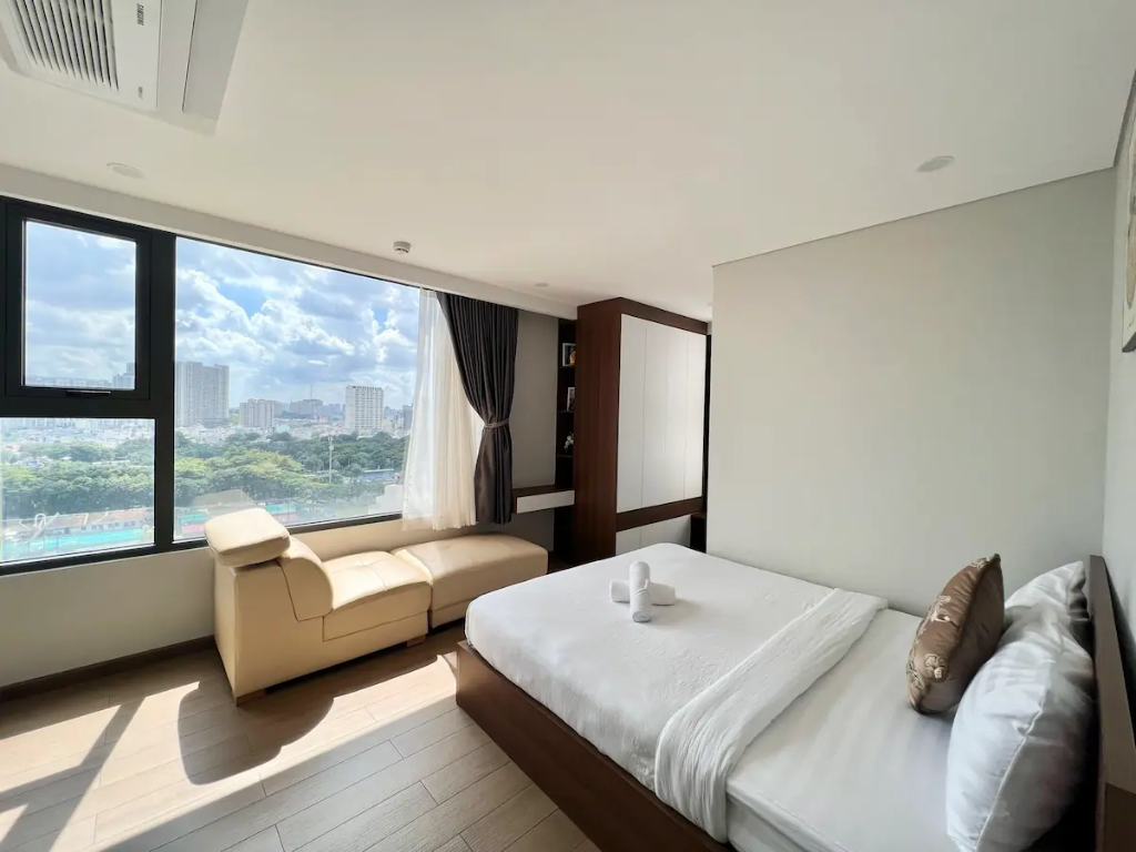 Elegant 2 Bedroom #FREE Pool Gym Netflix — 5-Star Luxury Hotel in Ho Chi Minh City, Vietnam