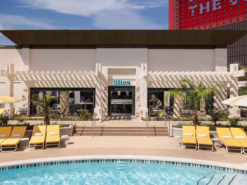 Las Vegas Hilton at Resorts World - photo 18