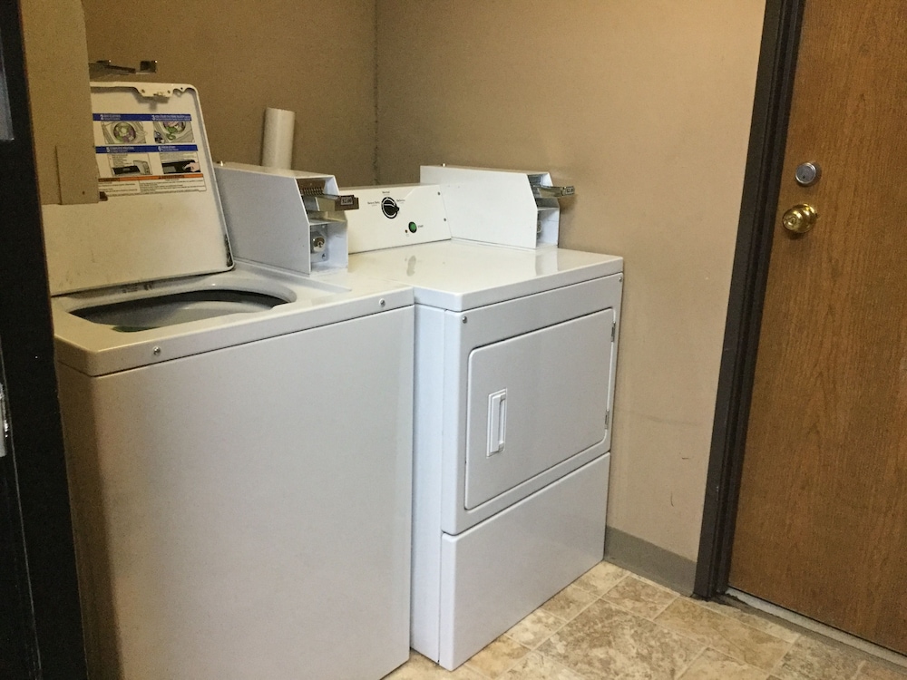 Super 8 by Wyndham Imlay City - photo 18