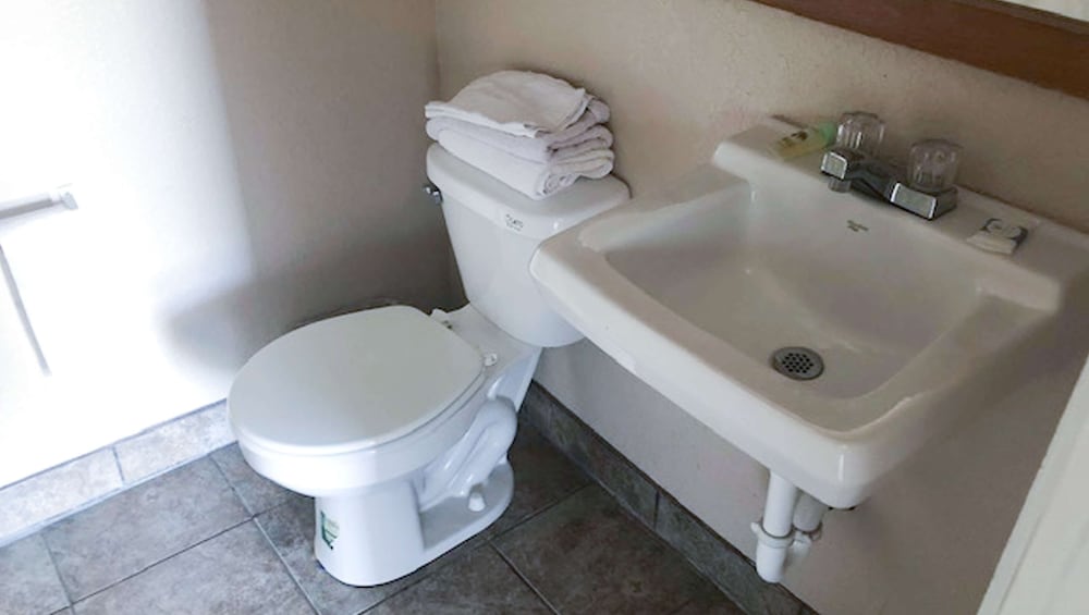 Budget Inn Ardmore - photo 17