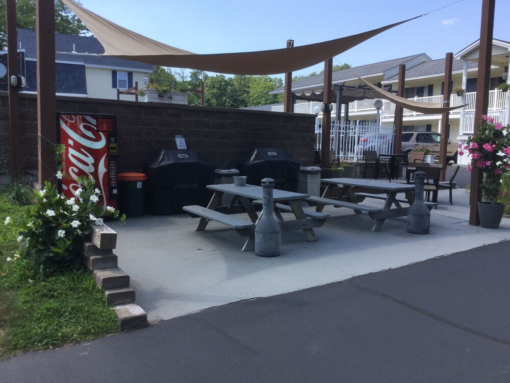 Footbridge Beach Motel - photo 156