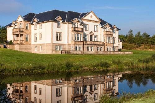 Cameron Club Lodges — 4-Star Luxury Hotel in Balloch, United Kingdom
