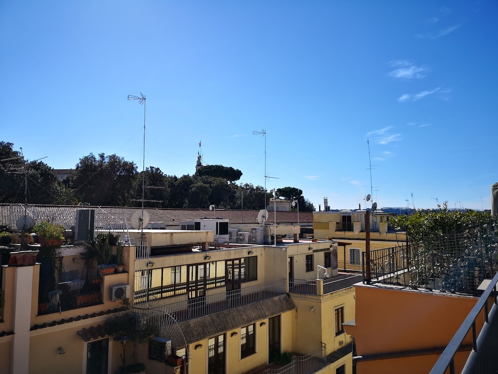 President Gardens — 4-Star Luxury Hotel in Rome, Italy