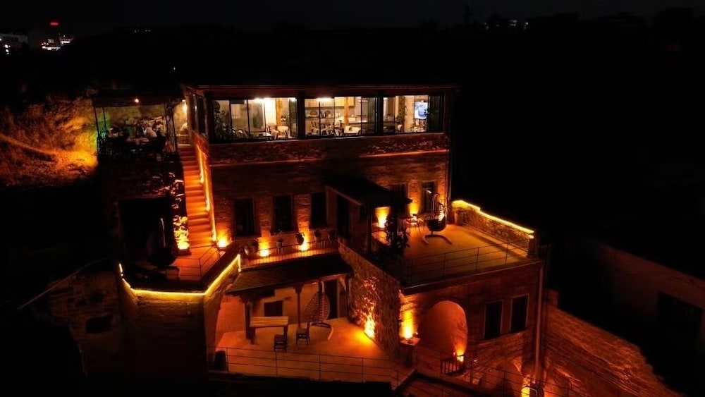 Kayaharman Cave Suites — Nevsehir
