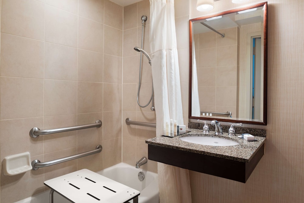 Doubletree by Hilton Somerset Hotel and Conference Center - photo 21