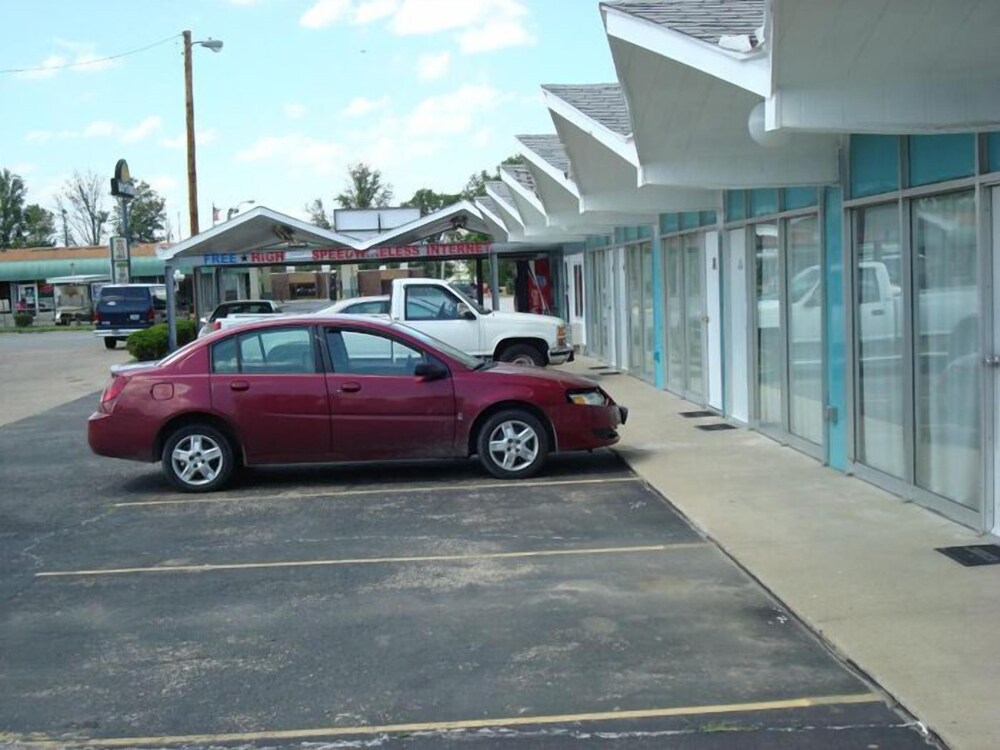Gray Plaza Motel - photo 14