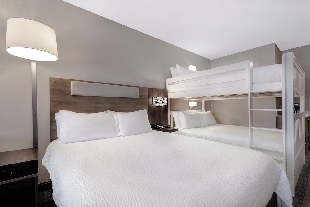 Holiday Inn Express & Suites Moab by IHG - photo 17