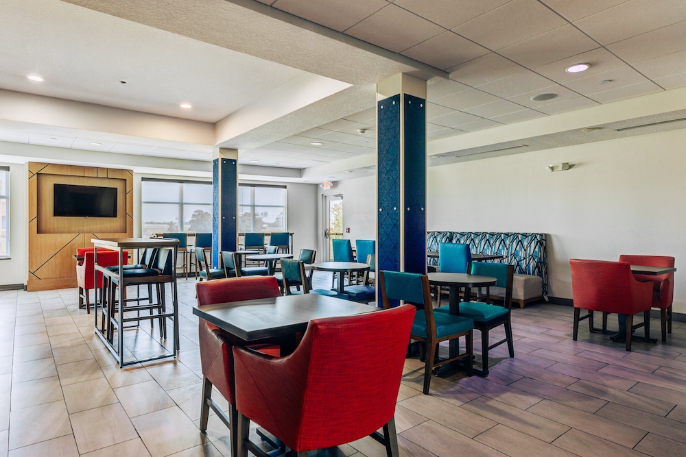 Holiday Inn Express Salinas by IHG - photo 25